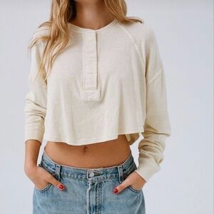 NWT BDG Soft Cropped Long Sleeve Cotton Henley Womens Medium Ivory